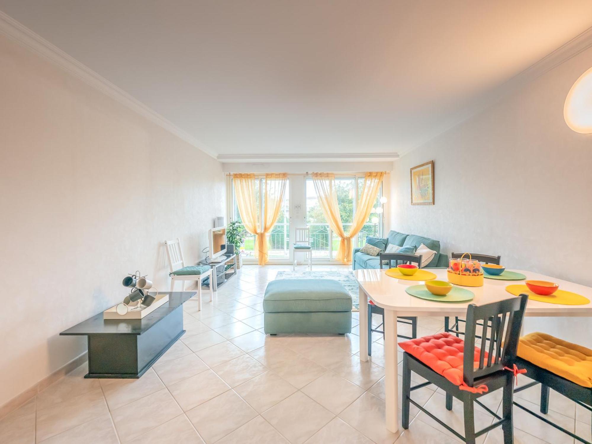 Avec Grande Terrasse, Garage Et Wifi - Fr-1-197-620 *